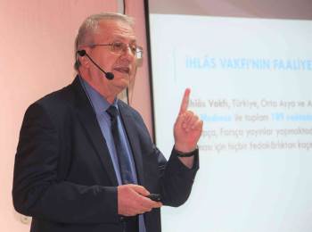 Mahmut Kemal Aydın, Kütahya’Da İhlas Vakfı Gönüllüleriyle Bir Araya Geldi
