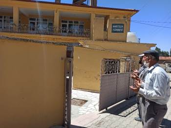 Mahmut Sultan Türbesi’Ne Ziyaretçi Akını
