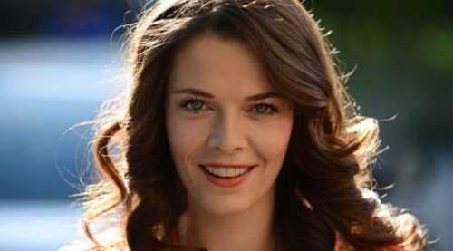 Makyajsız yakalandı!