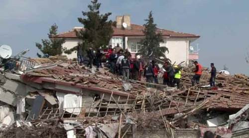 Malatya'da deprem: Ölü ve yaralılar var