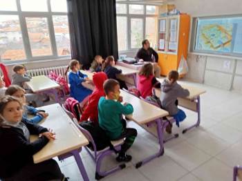 Manevi Değerler Gelecek Nesillere Aktarılıyor
