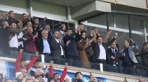 Mangal gibi yürekleri var 