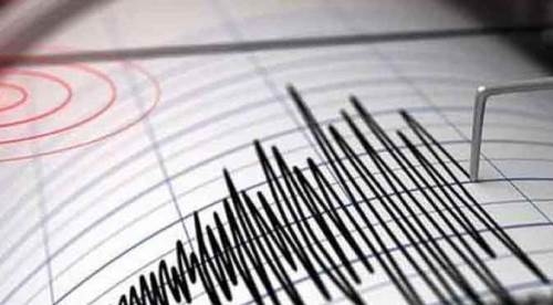 Manisa 5.1'le sallandı! Eskişehir'den de hissedildi...