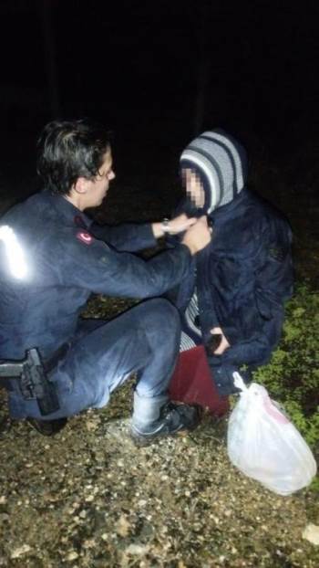 Mantar Toplarken Kaybolan Vatandaşı Jandarma Ekipleri Buldu
