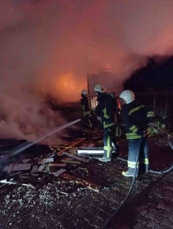 Marangoz Dükkanı Alevlere Teslim Oldu
