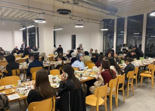 Marmara Üniversitesi mezunları ve öğrencileri iftar sofrasında buluştu