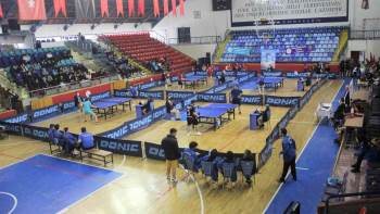 Masa Tenisinde Kıran Kırana Mücadele
