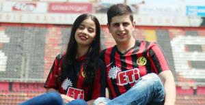 Maviş Erkan evleniyor