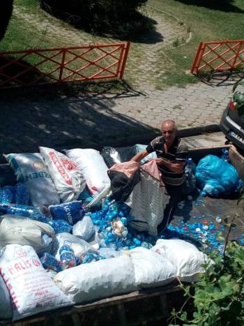 Mavi Kapaklar Teslim Edildi
