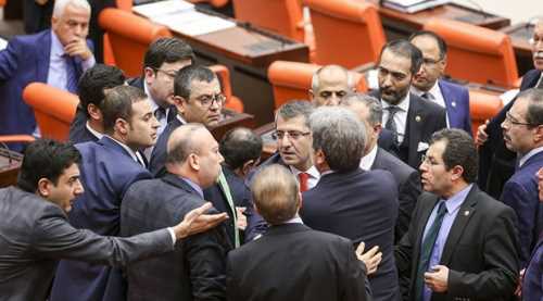 MECLİS'TE GERGİN ANLAR