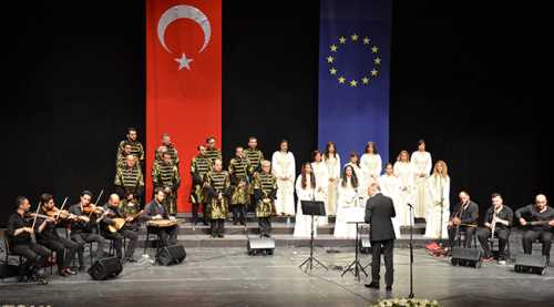 MEDENİYETLER KOROSU’NDAN MUHTEŞEM KONSER