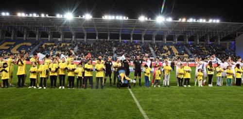 Mehmet Topal, Petrolul Ploieşti ile özel çocuklarla Romanya'da tarih yazdı