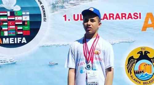 Mehmet Ulaş madalya ile döndü