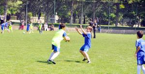 Meşin yuvarlığın peşindeki aşk