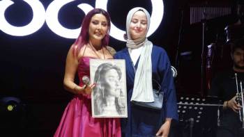 Melek Mosso’Dan Kütahya’Da 30 Ağustos Konseri
