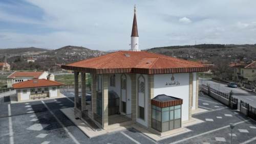 Melikgazi, hayırsever iş birliğiyle Yunus Emre Camisi’ni tamamladı