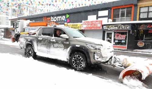 Melikgazi Belediyesi, karla mücadelede 7/24 mesai yapacak