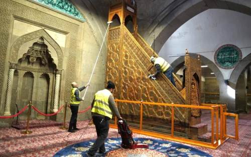 Melikgazi'de camiler Ramazan için hijyenik hale getiriliyor