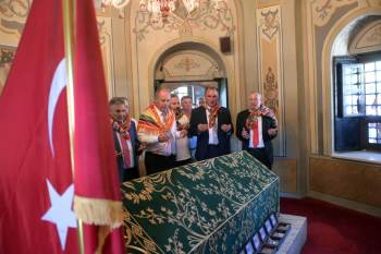 Memleket Partisi Genel Başkanı İnce, Ertuğrul Gazi Türbesi’Ni Ziyaret Etti
