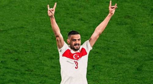 Merih Demiral’ın bozkurt işareti olay oldu ama...