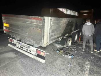 Mermer Blok Yüklü Tırda Yangın Çıktı
