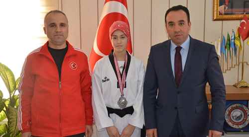 Mersin’de Bilecik rüzgarı esti