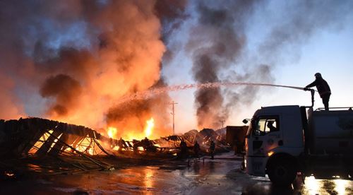 Mersin'de sebze halinde büyük yangın