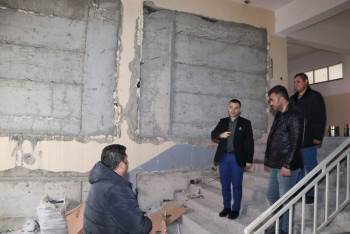 Mesleki Ve Teknik Anadolu Lisesi’Ndeki Tadilat Çalışması Sürüyor
