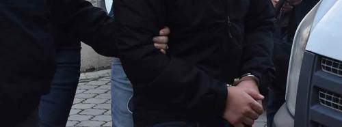 Meslekten ihraç piyade üsteğmen ve polis memuruna gözaltı