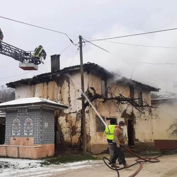 Metruk Binada Çıkan Yangın Kısa Sürede Söndürüldü
