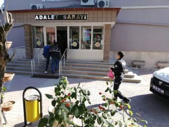 Metruk Eve Uyuşturucu Baskını: 4 Gözaltı
