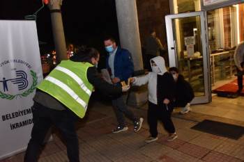 Mevlid Kandili Camilerde İbadet Edilerek Kutlandı
