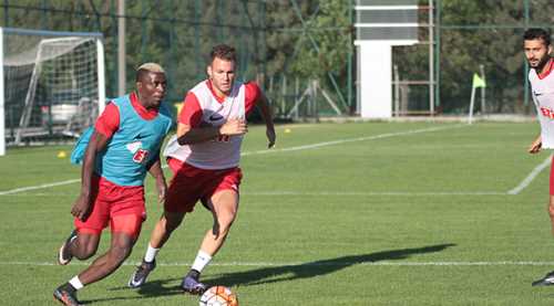 MEYE ANTRENMANA KATILDI