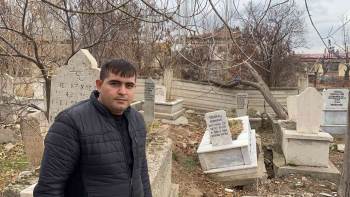 Mezarlık ve evlerde korkutan görüntü