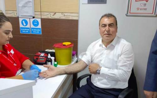 MHP Eskişehir İl Teşkilatı’ndan Kızılay’a ziyaret ve kan bağışı