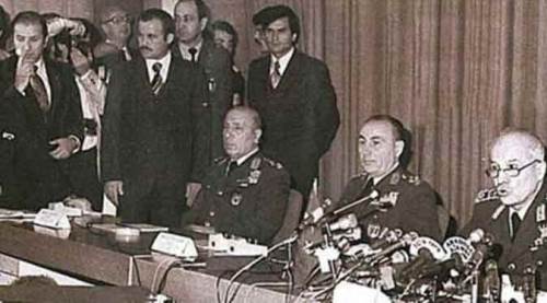 Milletin başında 43 yıllık bela