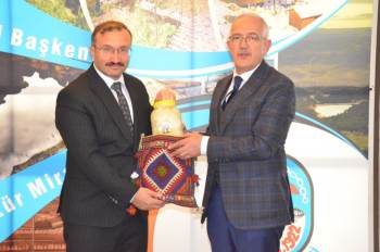 Milletvekili Bilen Emet’Te, “2023’E Doğru Şehir Buluşmaları” Programına Katıldı
