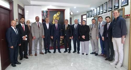 Milletvekili Dönmez esnafla bir araya geldi