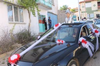 Milletvekilinin Makam Aracı Sünnet Arabası Oldu
