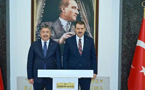 Milli Savunma Bakan Yardımcısı Salih Ayhan Eskişehir Valiliği’ni ziyaret etti