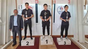 Milli Sporcu Dart Şampiyonasından Madalya İle Döndü
