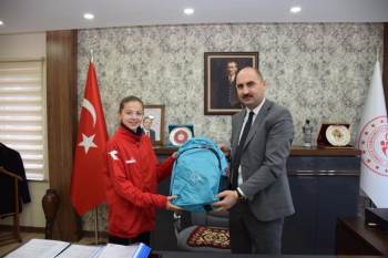 Milli Takım Hazırlık Kampı Kadrosuna Davet Edilen Başarılı Sporcuyu Makamında Ağırladı
