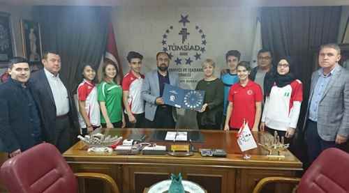 Milli tekvandocular TÜMSİAD'a gitti