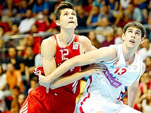 Milliler çeyrek finalde