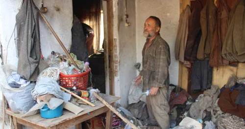 Milyonerin çöp evi görenleri hayrete düşürdü 