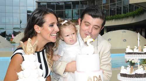 Minik Ada 1 yaşında