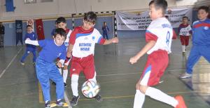 Minik ayakların dev mücadelesi