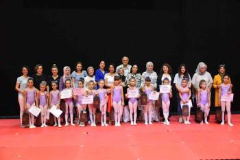 Minik Cimnastikçilerin Gösterileri Beğeni İle İzlendi
