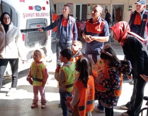 Minik Eller’den İtfaiye Haftası’nda anlamlı ziyaret