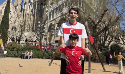 Minik Es Es’li abisinin izinde